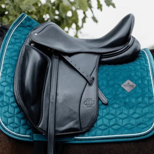 Kentucky Velvet Dressur Schabrak< Dressur Schabraker